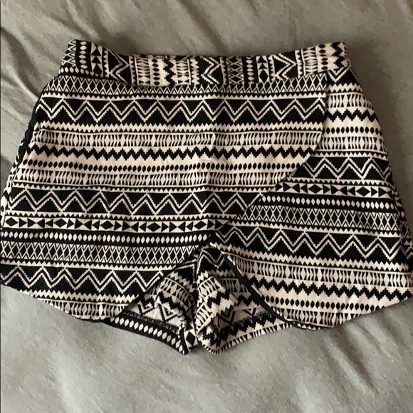 Black and White Decree Skort - Picture 1 of 3
